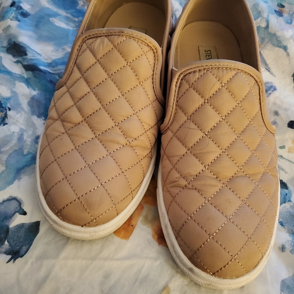 Steve madden loafers. Pinkish Tan. - Picture 3 of 5